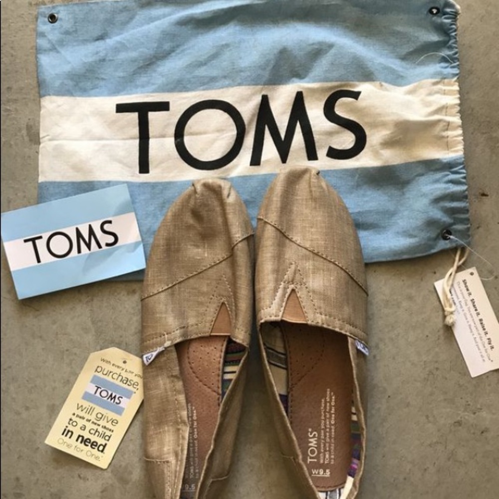 Toms size 9.5 shoes